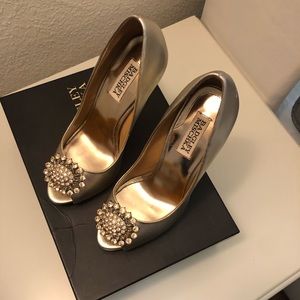 badgley mischka size 7 pumps